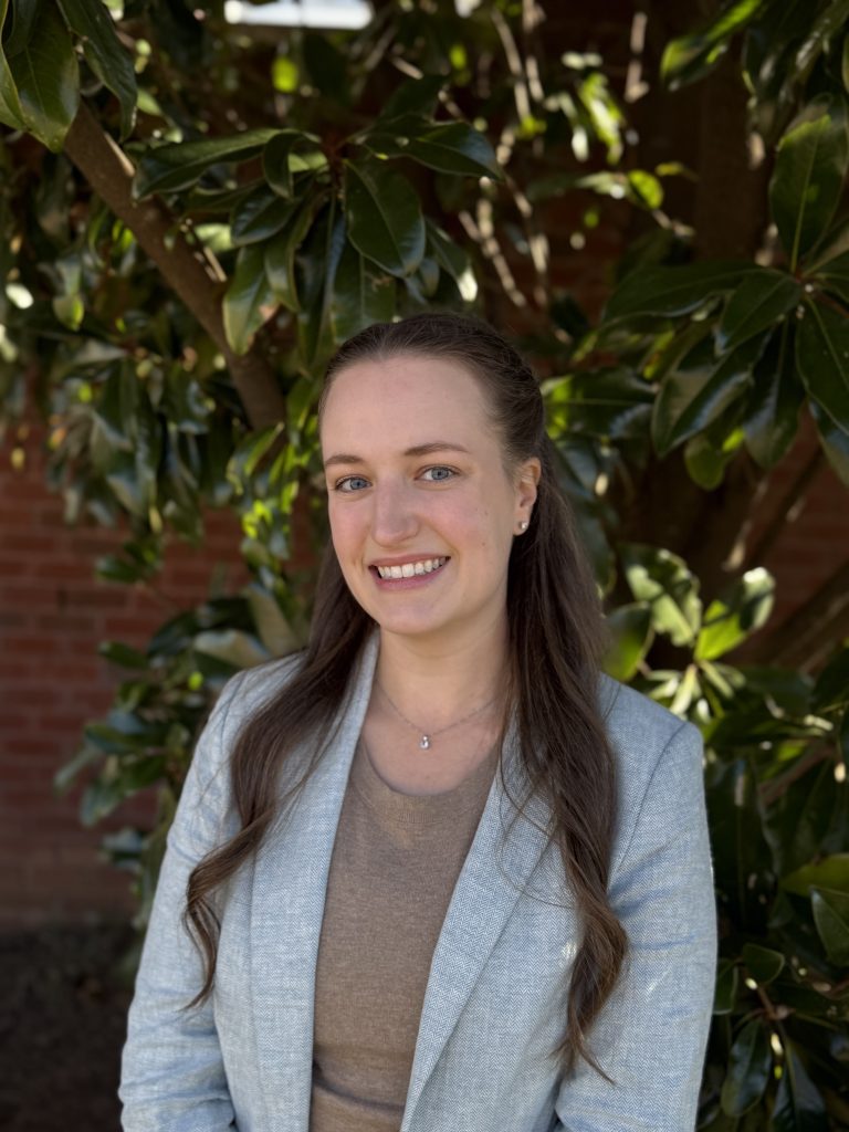 Louise Gebauer Headshot