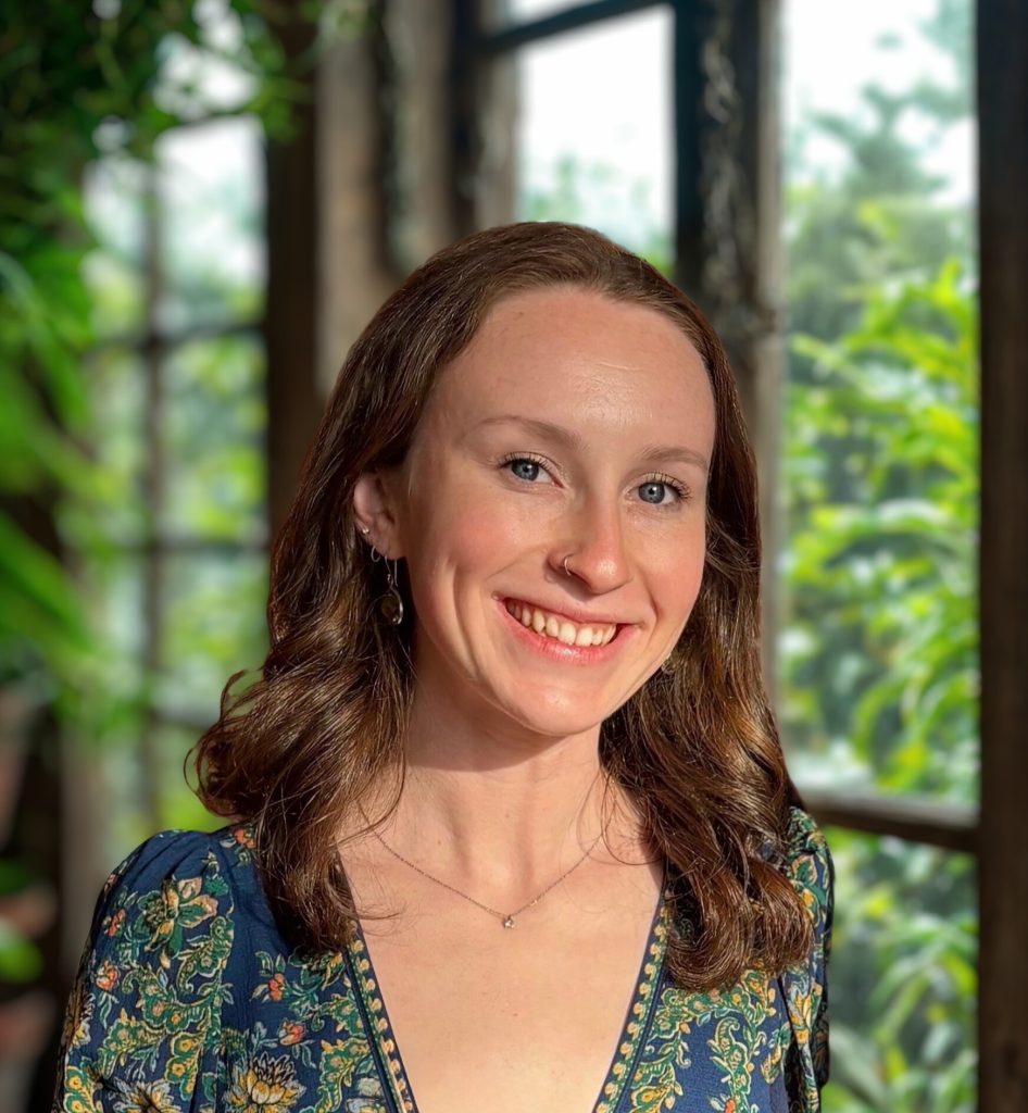 Kate Kulla Headshot