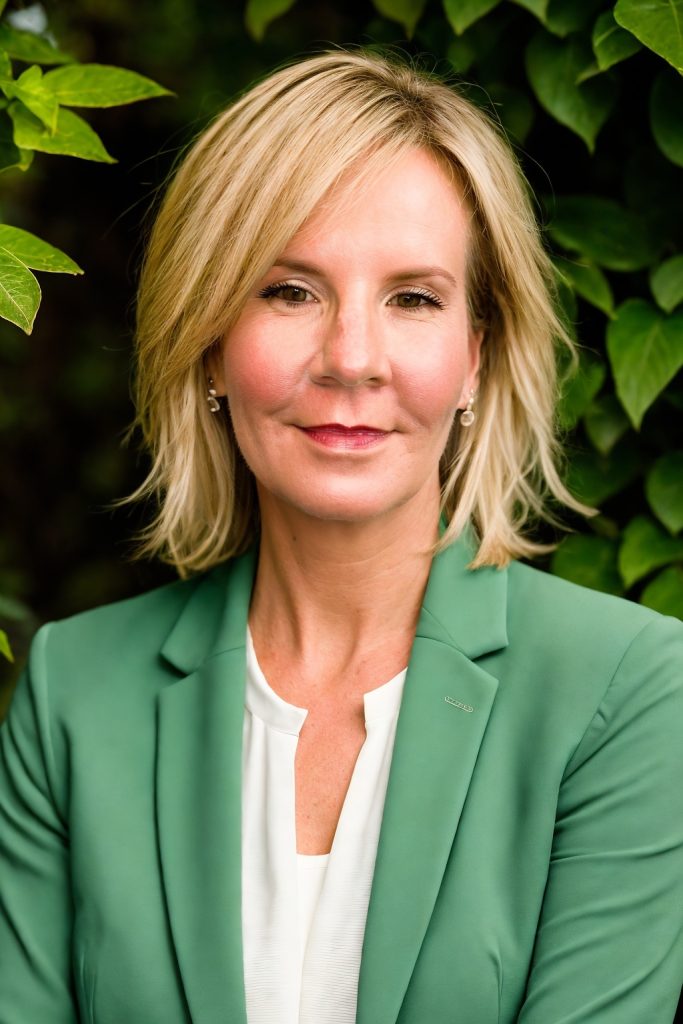 Jill Lamoreaux Headshot