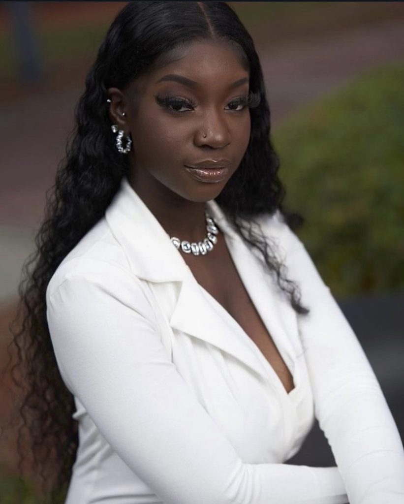 Cassidy Previlus Headshot