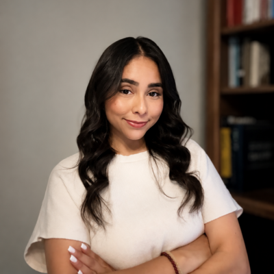 Deyanira Arechar headshot
