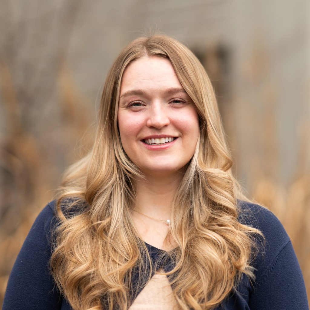 Madeline Armstrong Headshot