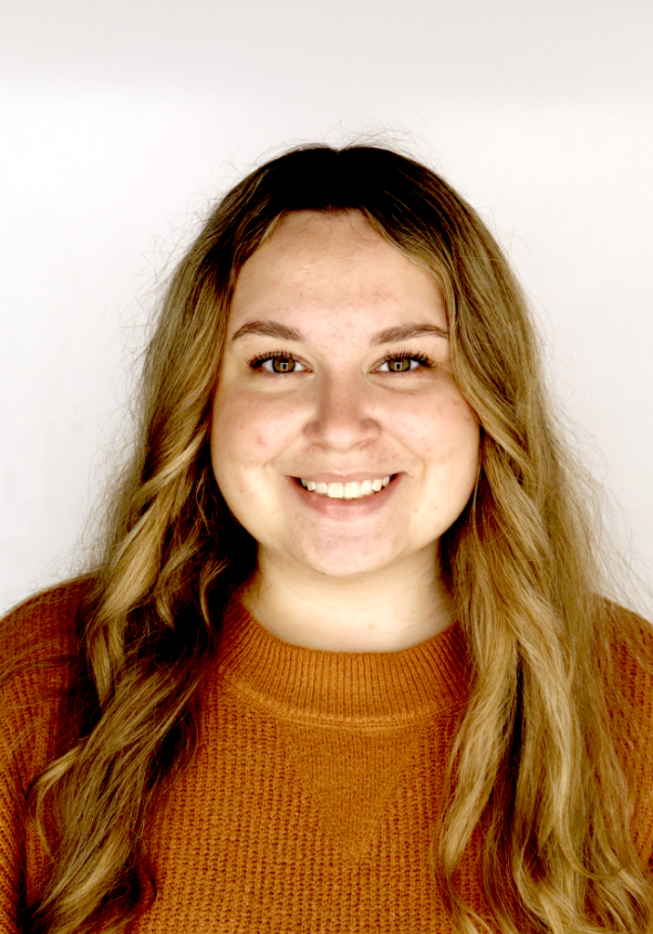 Carrie Hughes Headshot