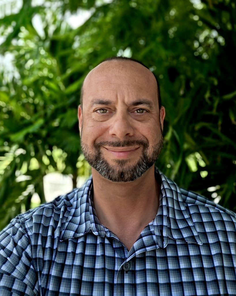 Ismael Rodriguez Headshot