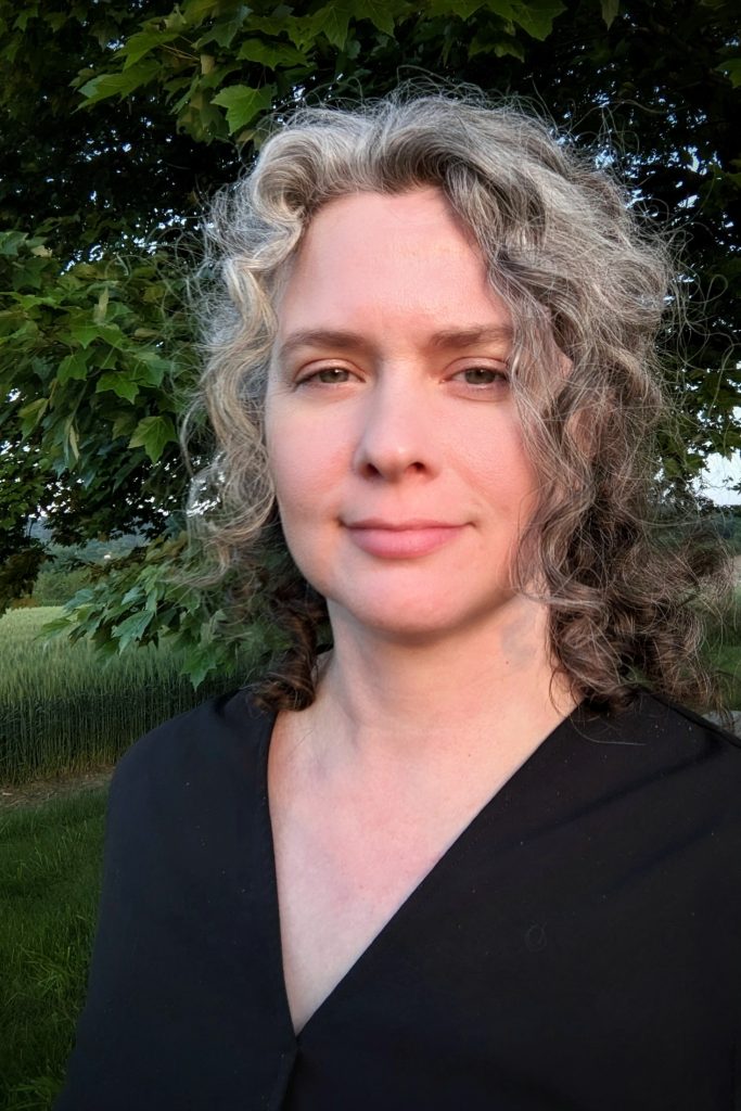 Lisa MacKillop Headshot