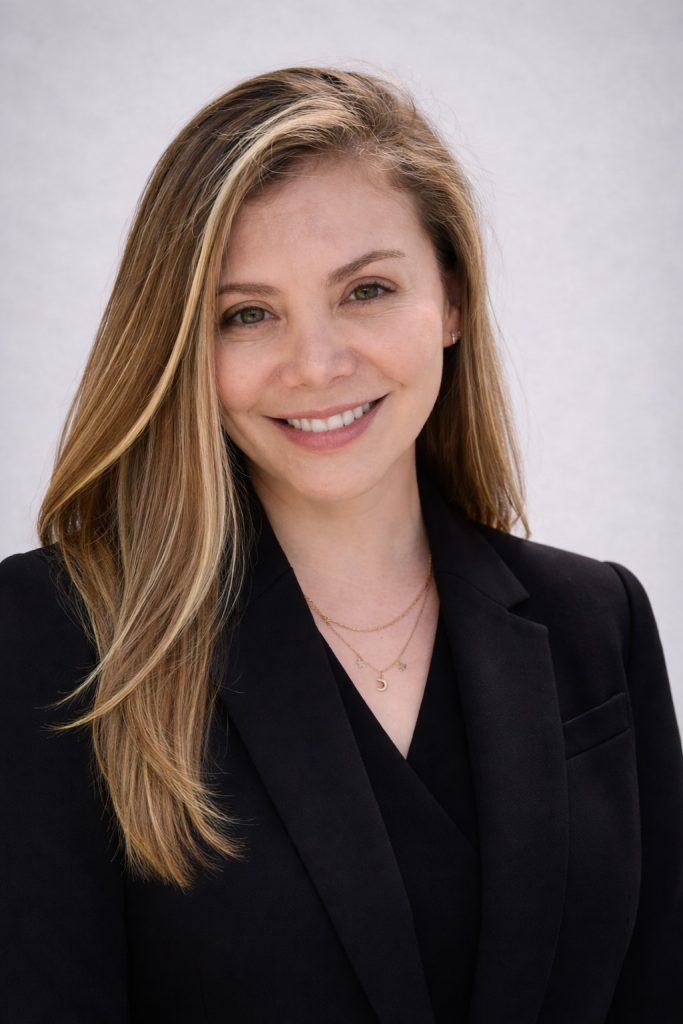 Angela Garzon Headshot