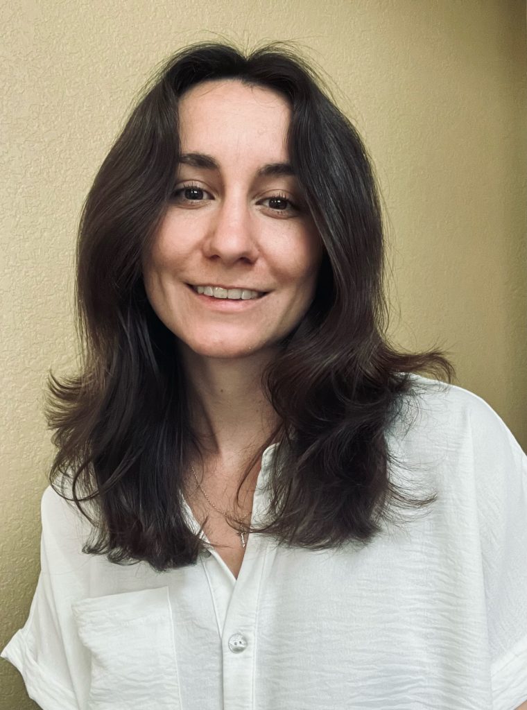 Hannah Clark Headshot