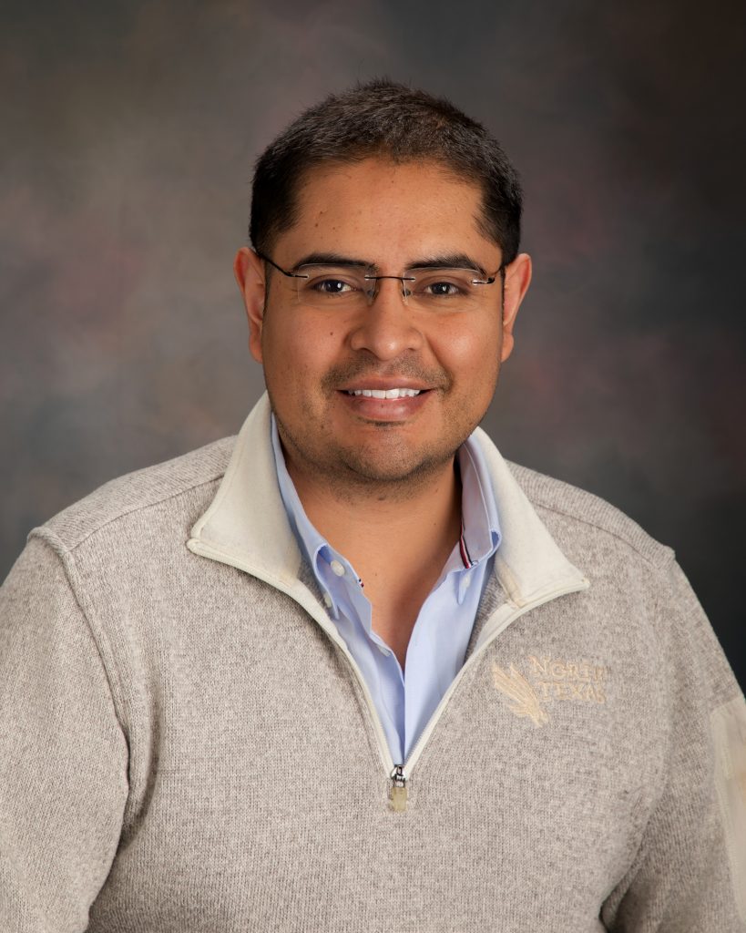 Roberto Almonaci Headshot