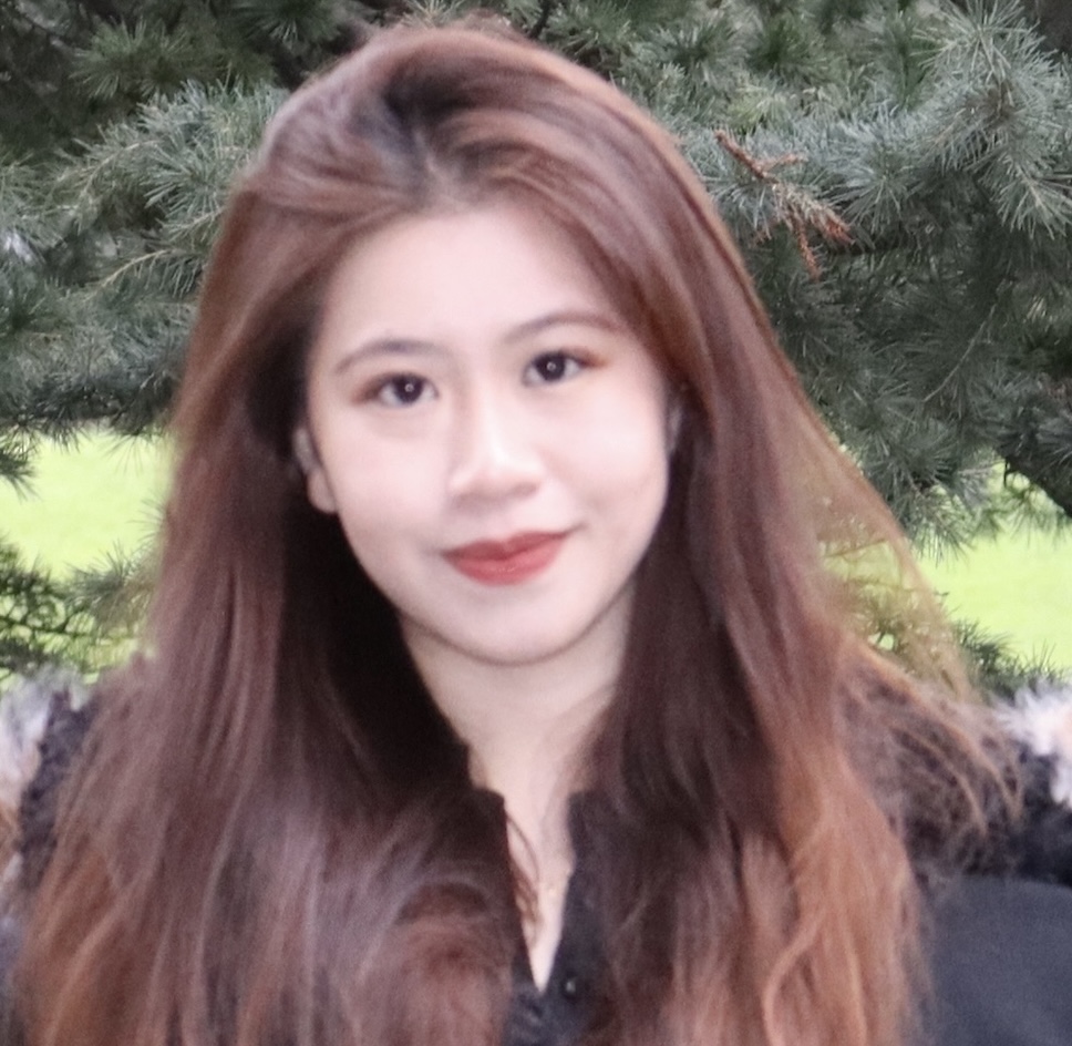 Elsie Li Headshot