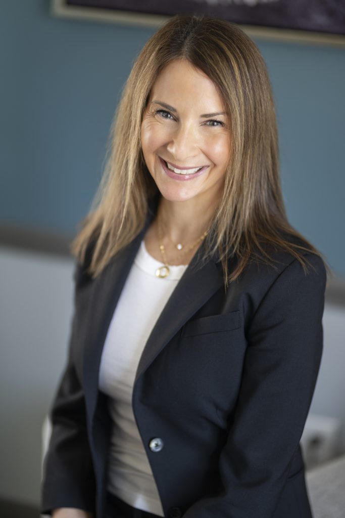 Jennifer Iannuzzi Headshot