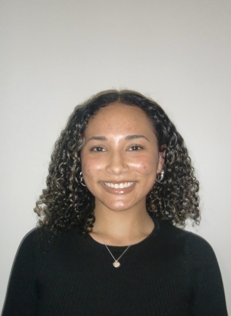 Makayla Dineen Headshot