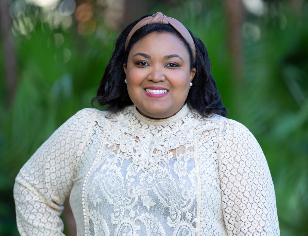 Kelly Pryce Headshot
