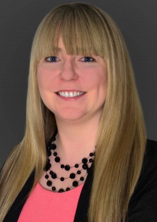 Amanda Senske Headshot