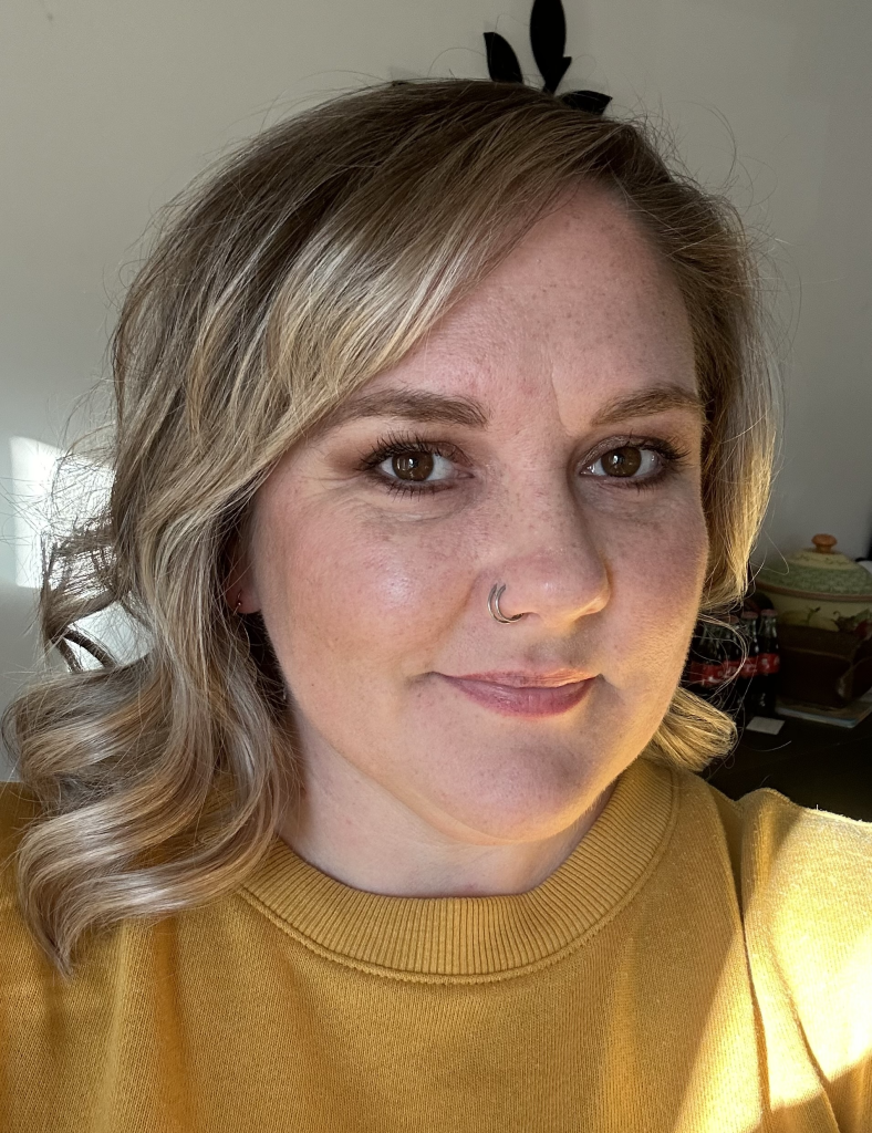 Emily Burt Headshot