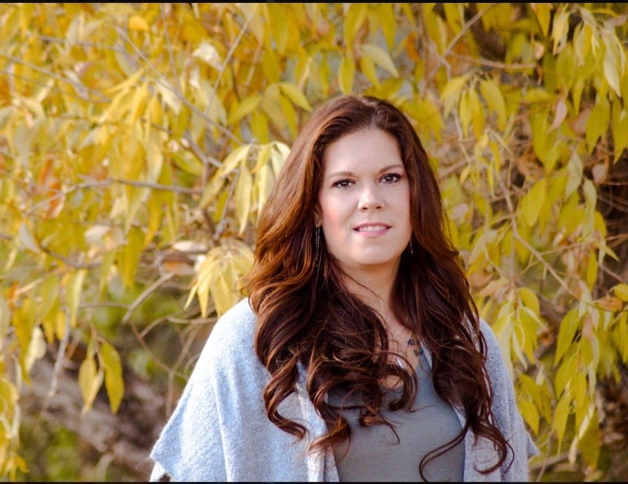 Cassandra Lenhart-Hayes Headshot