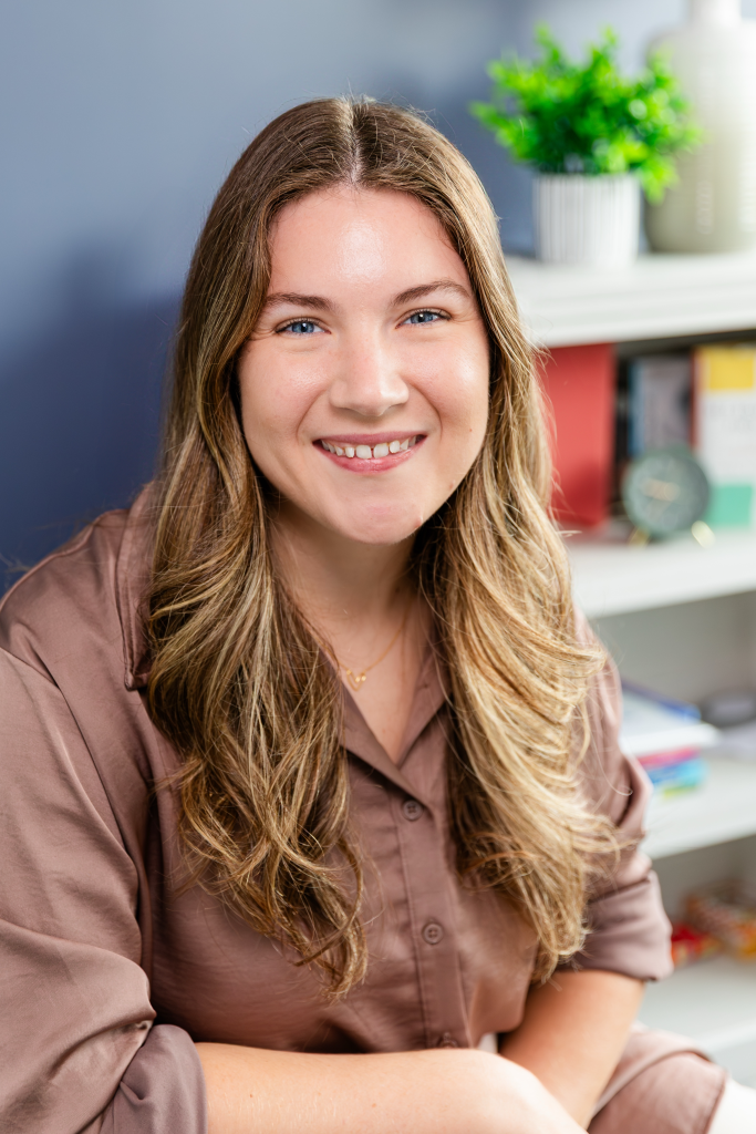 Alexandra Gilmore Headshot