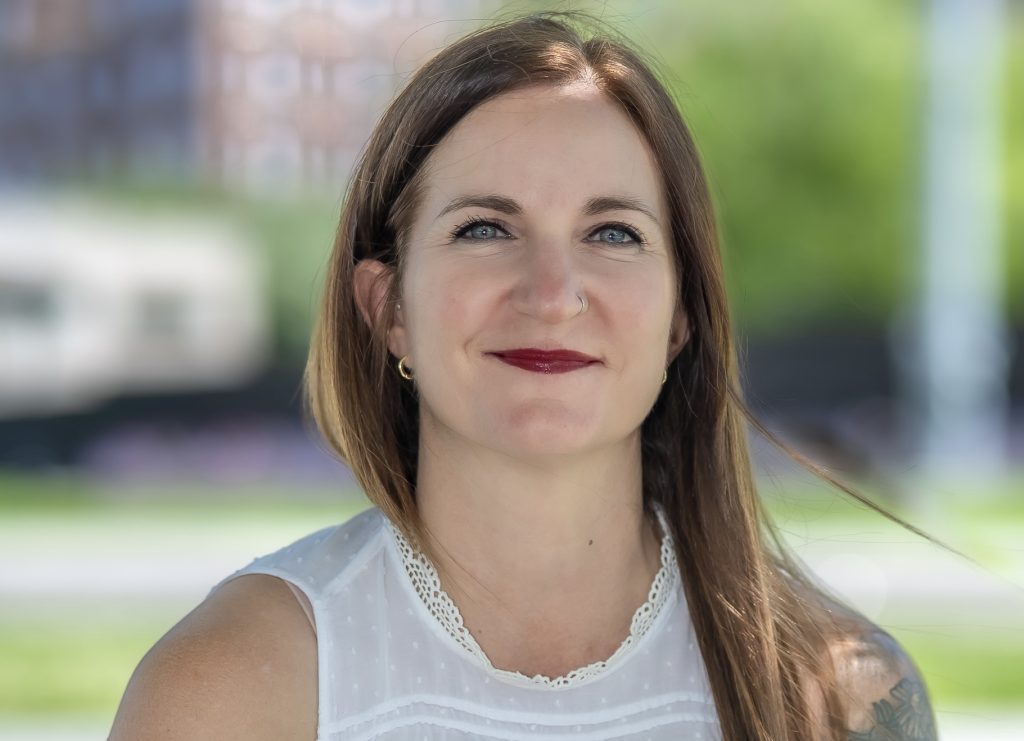 Annie Tarnasky Headshot