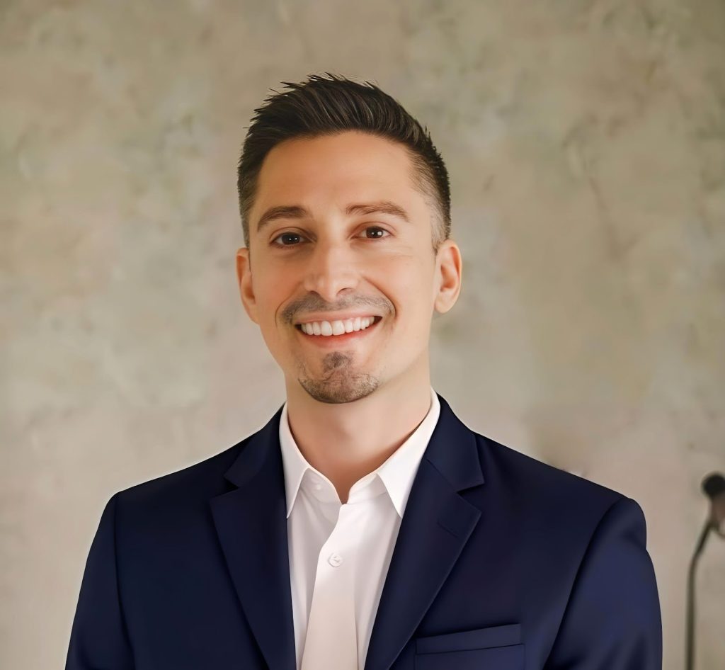 Chris Bernardo Headshot