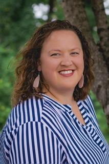 Beth Miller Headshot