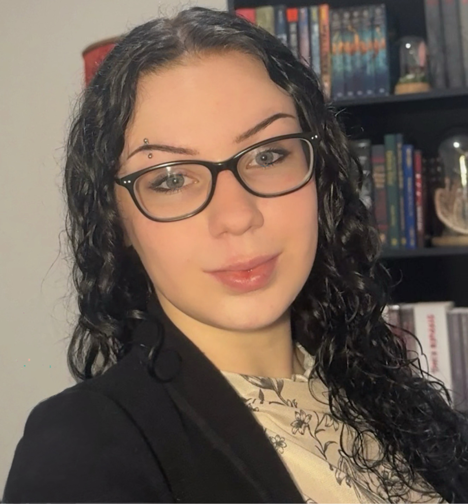 Kelsey Rossi Headshot