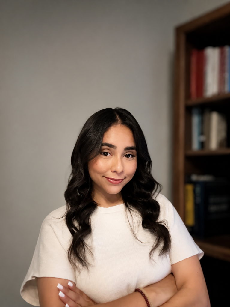 Deyanira Arechar Headshot