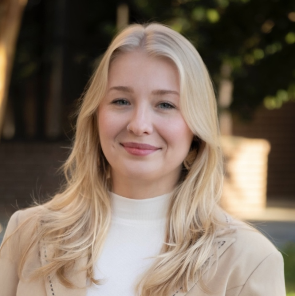 Keri Kurtz Headshot