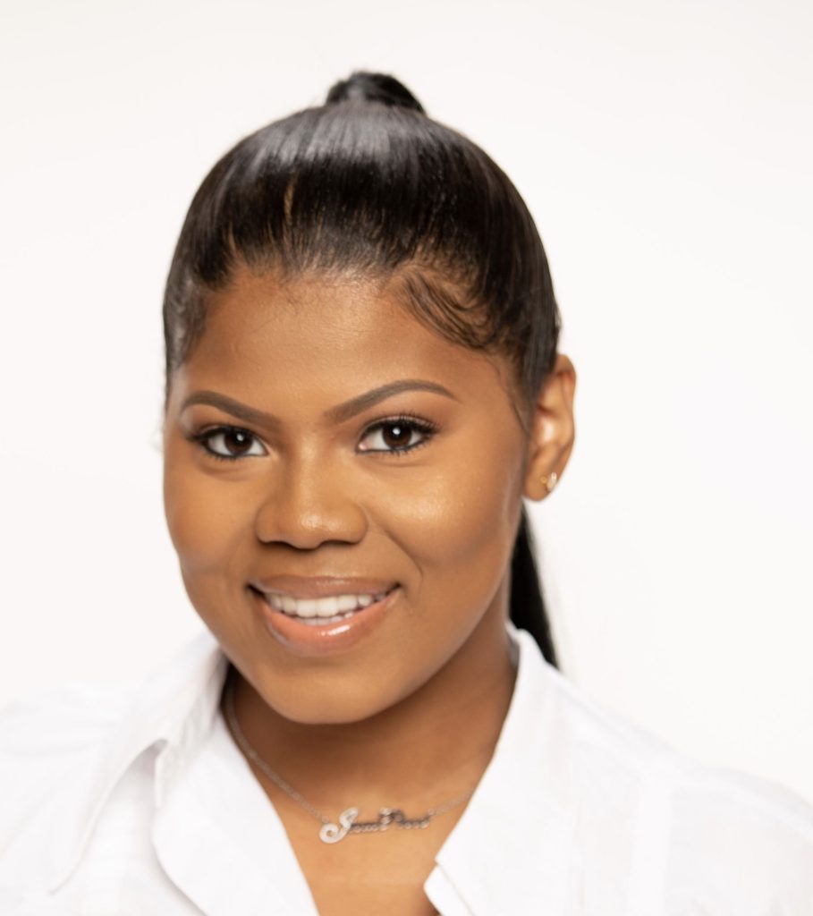 Kayla Ampey Headshot