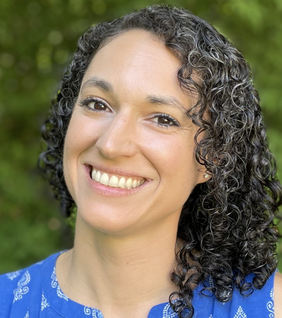 Julianne Paquette Headshot