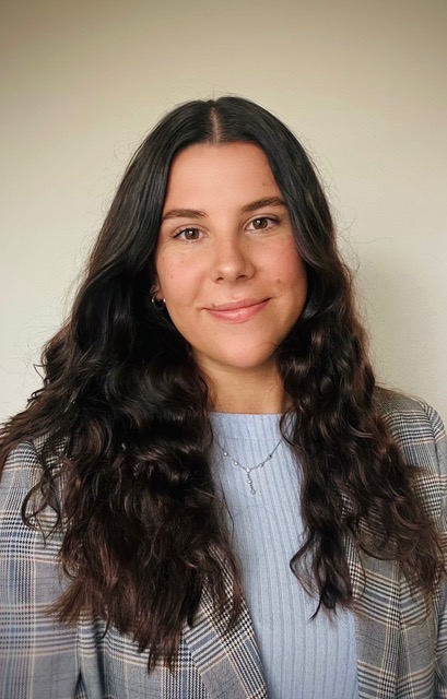Elsa Hinke Headshot