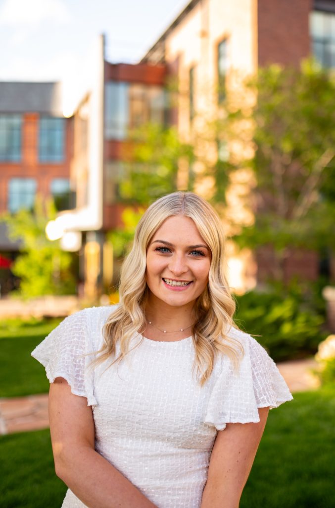 Molly Knott Headshot