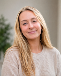 Alana N’Tapalis Headshot