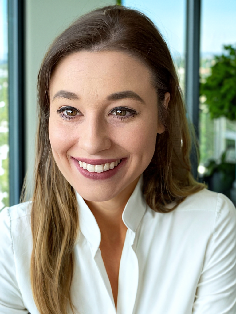 Cynthia Sivick Headshot