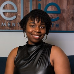 Lamica Davenport Headshot