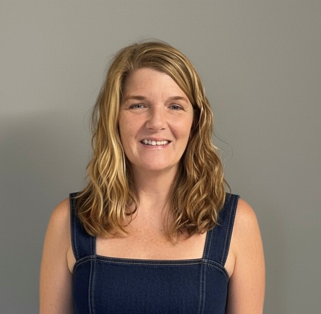 Jennifer Sims Headshot