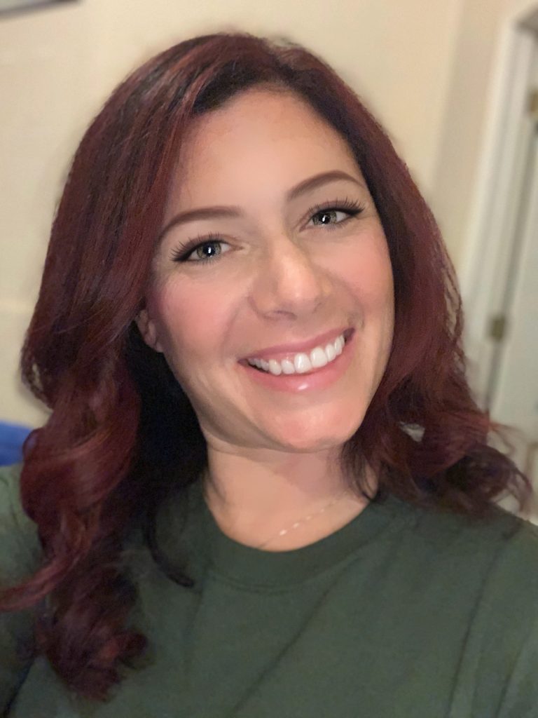 Heather Guzik Headshot