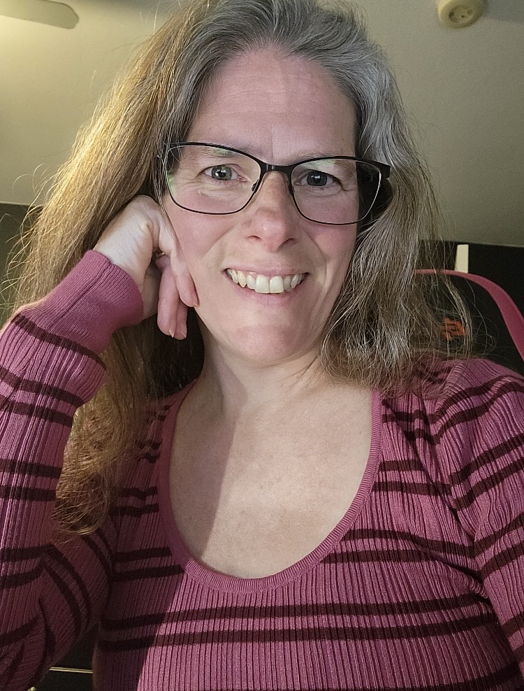 Lynn Angelo Headshot