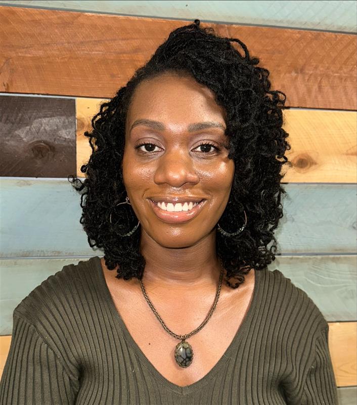 Jewel Carlisle Headshot