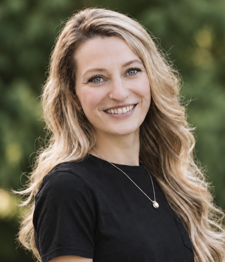 Kim Bates Headshot