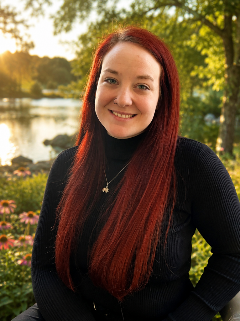 Danielle Jones Headshot