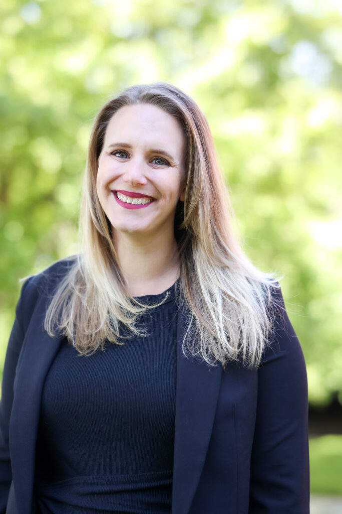 Caitlin Barba Headshot
