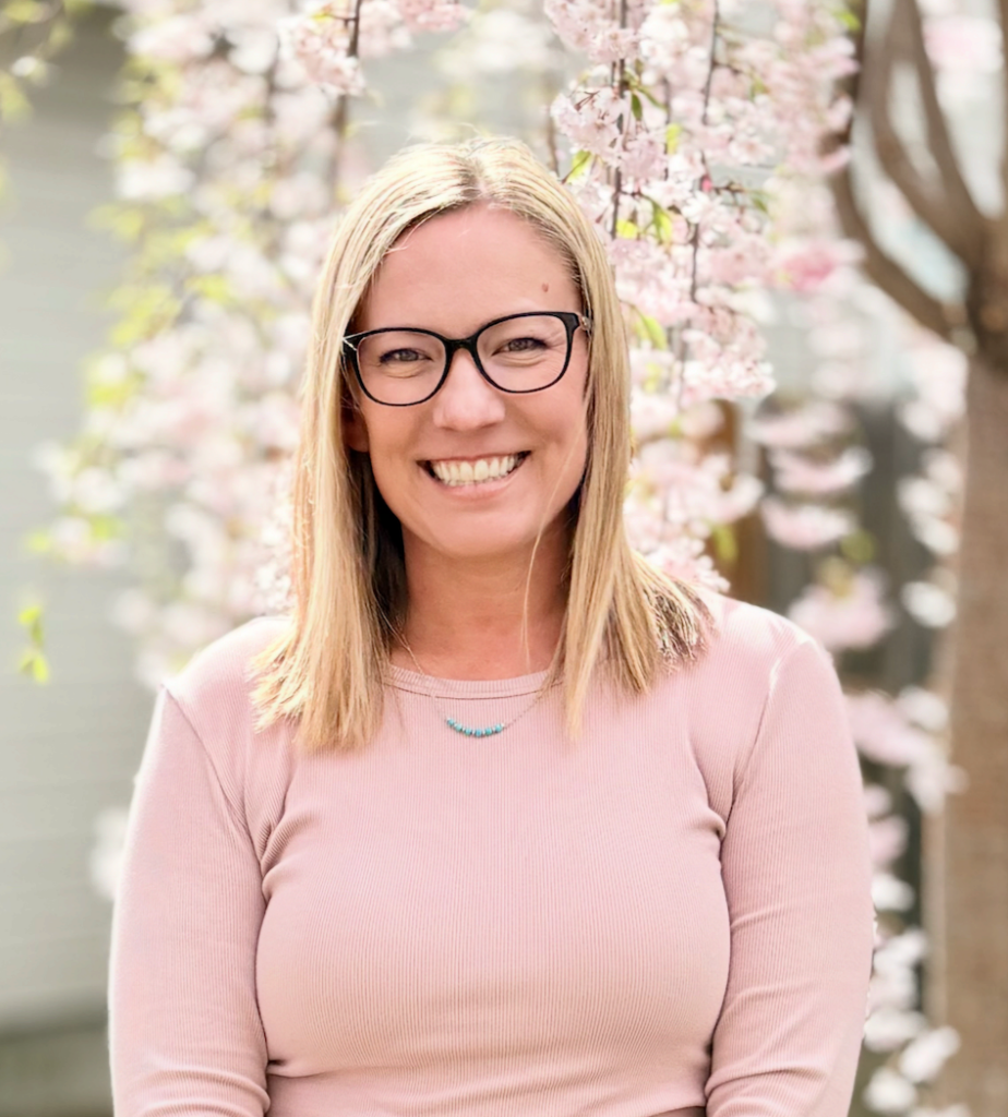 Nicole Hoopes Headshot