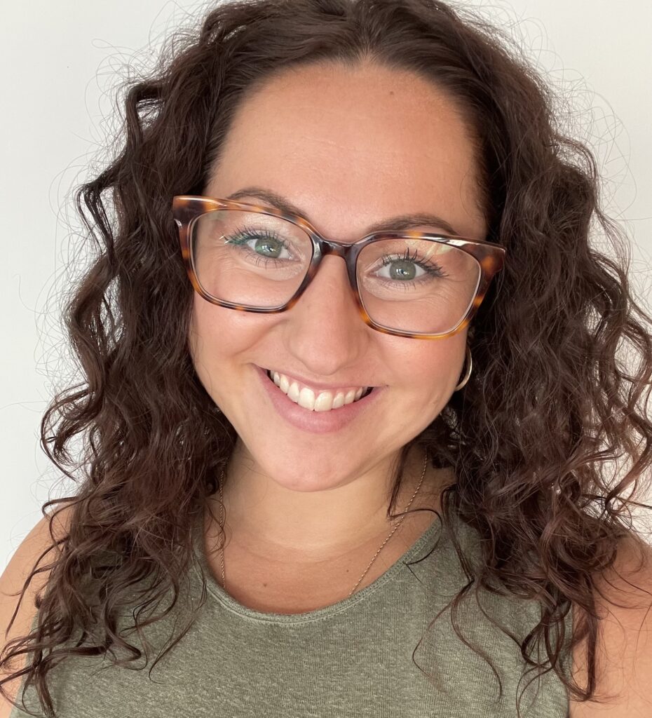 Nicole Dell’Erario Headshot