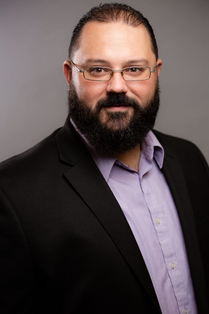 Aaron Combs Headshot