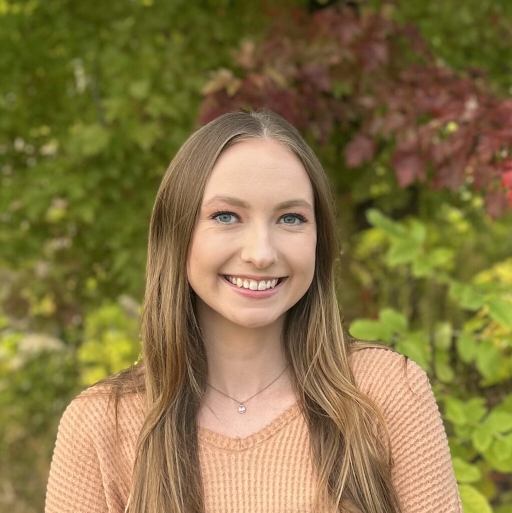 Lauren Resch Headshot