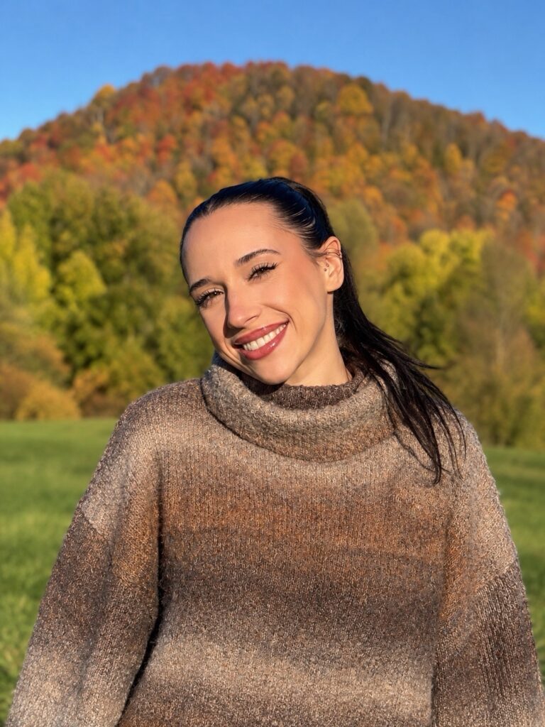 Carolyn Santos Headshot